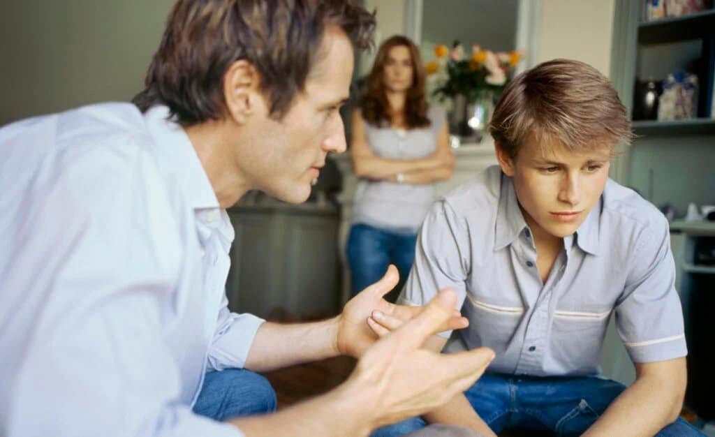 ¿Cómo ayudar a un adolescente a aceptar las normas?